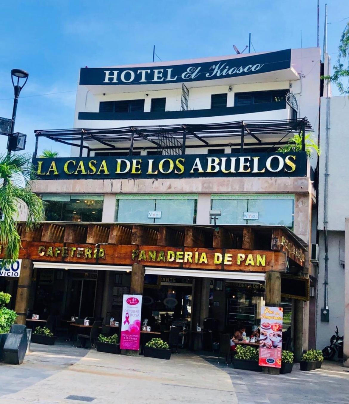 Hotel Zocalo Abuelos Acapulco Bagian luar foto