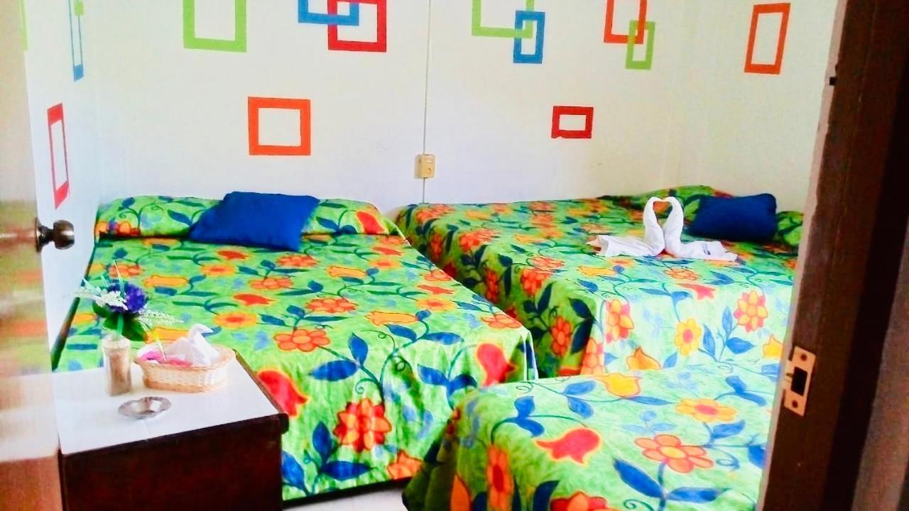 Hotel Zocalo Abuelos Acapulco Bagian luar foto
