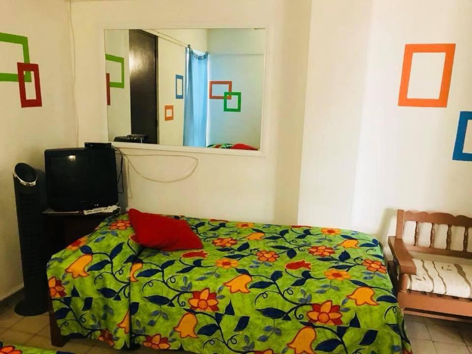 Hotel Zocalo Abuelos Acapulco Bagian luar foto