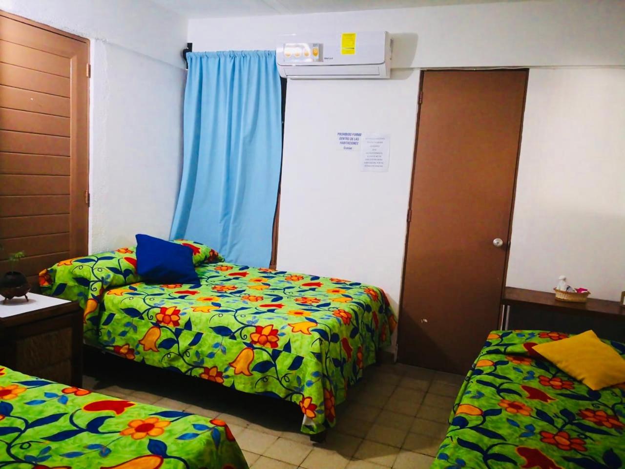 Hotel Zocalo Abuelos Acapulco Bagian luar foto